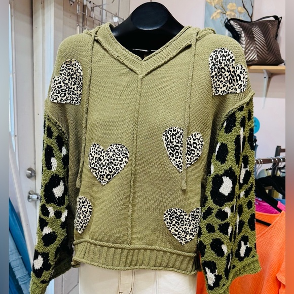 Green Heart Leopard Print Knit Hoodie - POL - Picture 1 of 4